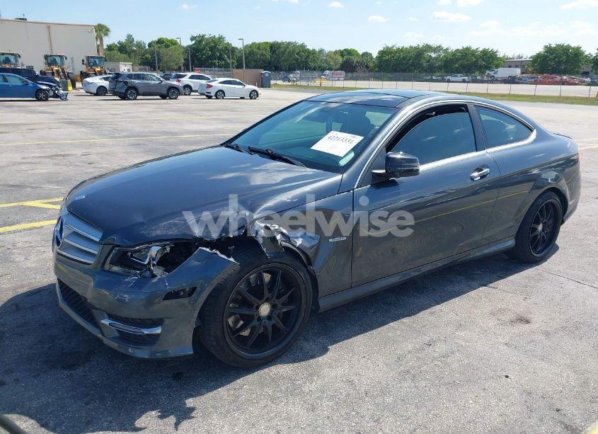 Photo 2 of 2013 Mercedes-benz C 250 (VIN WDDGJ4HB6DG067858)