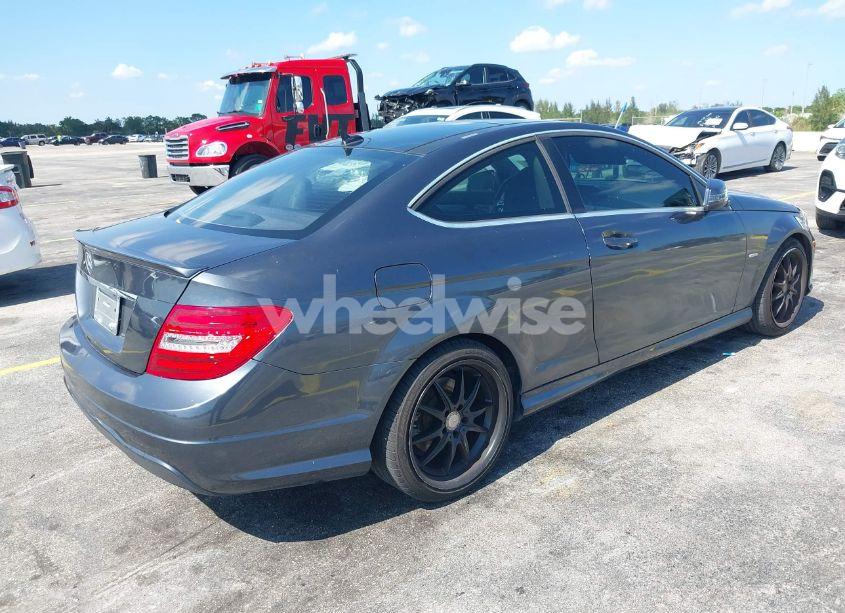 Photo 4 of 2013 Mercedes-benz C 250 (VIN WDDGJ4HB6DG067858)