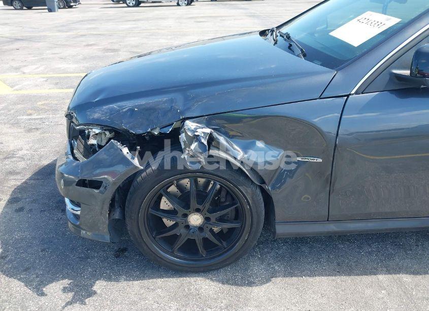 Photo 6 of 2013 Mercedes-benz C 250 (VIN WDDGJ4HB6DG067858)