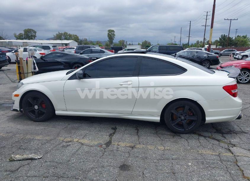 Photo 15 of 2014 Mercedes-benz C 250 (VIN WDDGJ4HB6EG184292)