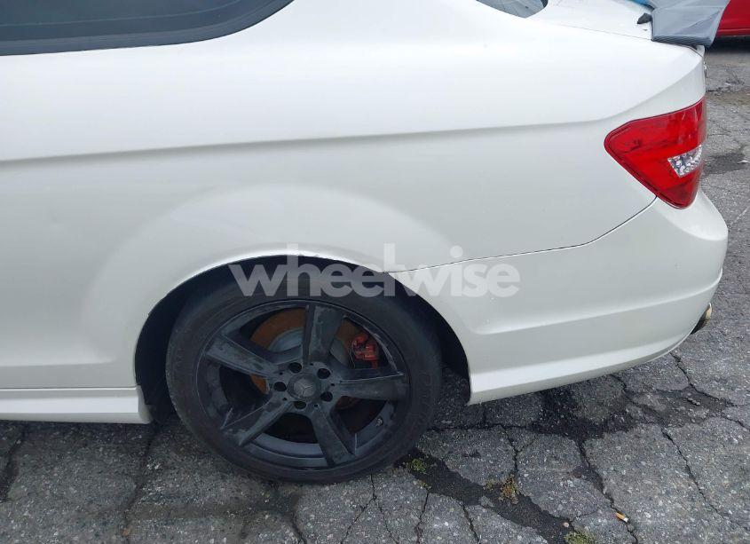 Photo 18 of 2014 Mercedes-benz C 250 (VIN WDDGJ4HB6EG184292)