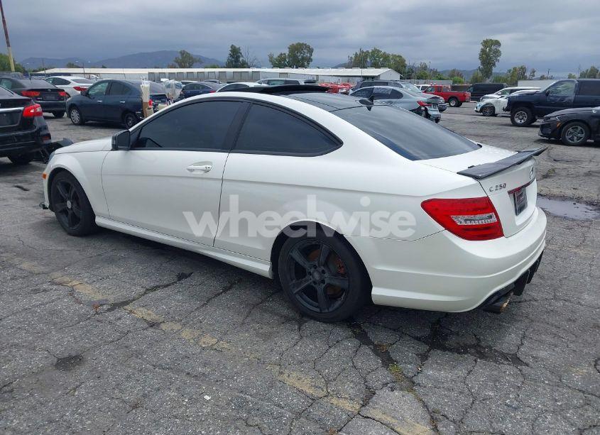 Photo 3 of 2014 Mercedes-benz C 250 (VIN WDDGJ4HB6EG184292)