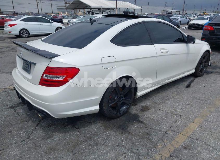 Photo 4 of 2014 Mercedes-benz C 250 (VIN WDDGJ4HB6EG184292)