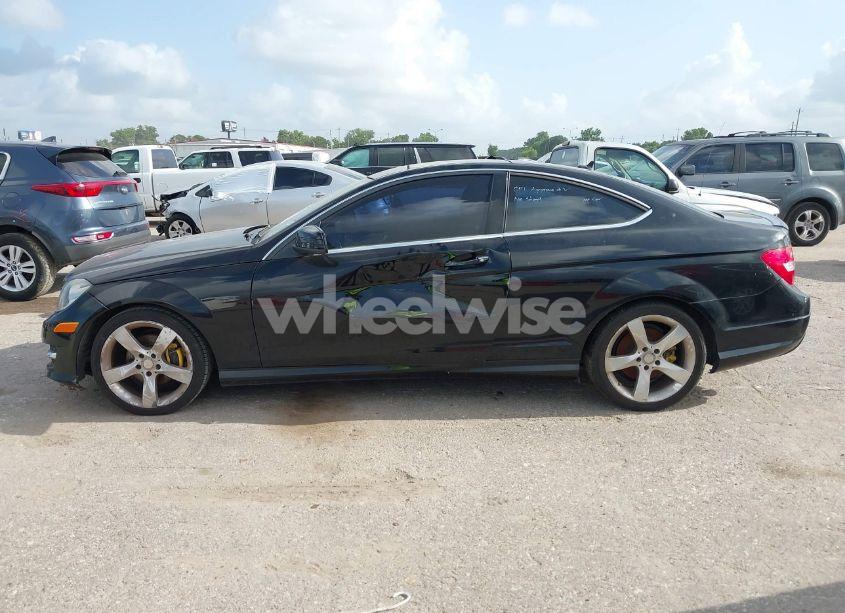 Photo 13 of 2015 Mercedes-benz C 250 (VIN WDDGJ4HB6FG350022)