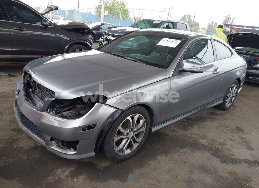 Photo 2 of 2013 Mercedes-benz C 250 (VIN WDDGJ4HB7DG068579)