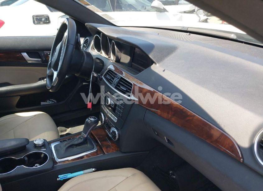 Photo 5 of 2013 Mercedes-benz C 350 SPORT 4MATIC (VIN WDDGJ8JB5DG089402)