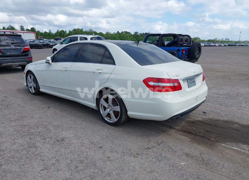 Photo 3 of 2010 Mercedes-benz E 350 (VIN WDDHF5GB0AA059847)