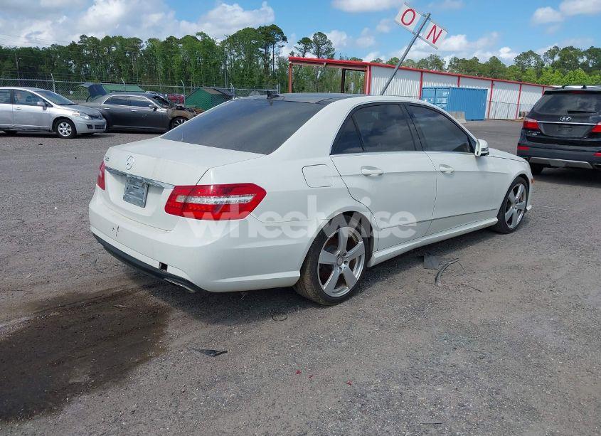 Photo 4 of 2010 Mercedes-benz E 350 (VIN WDDHF5GB0AA059847)