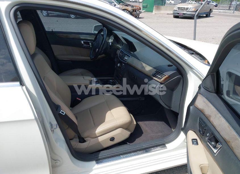 Photo 5 of 2010 Mercedes-benz E 350 (VIN WDDHF5GB0AA059847)