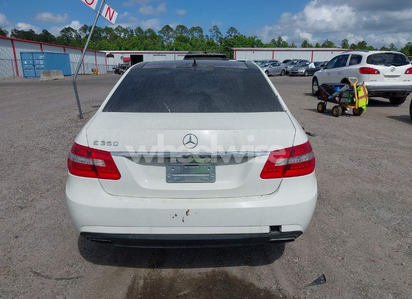 Photo 6 of 2010 Mercedes-benz E 350 (VIN WDDHF5GB0AA059847)