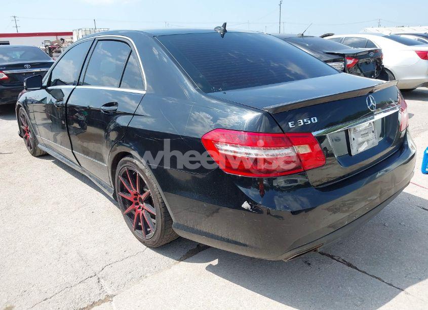 Photo 3 of 2010 Mercedes-benz E 350 (VIN WDDHF5GB1AA165059)