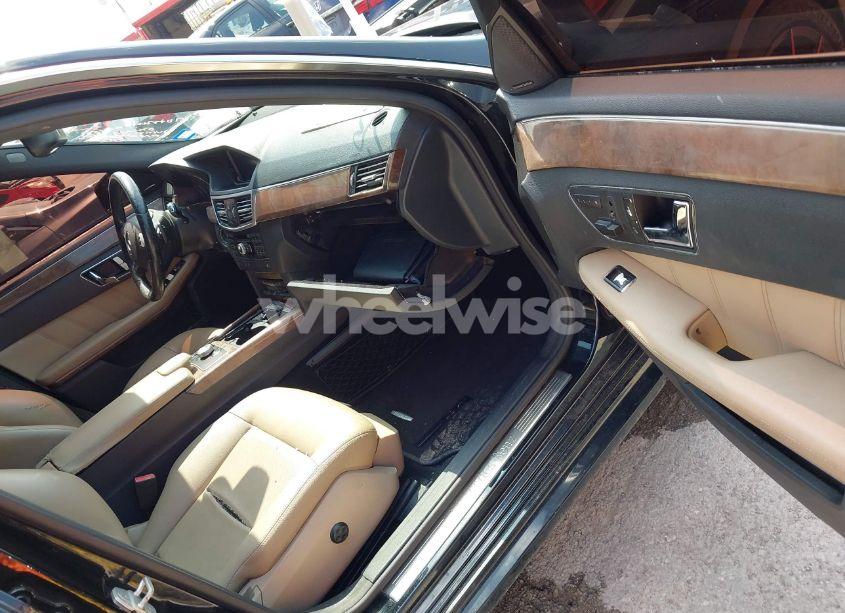 Photo 5 of 2010 Mercedes-benz E 350 (VIN WDDHF5GB1AA165059)