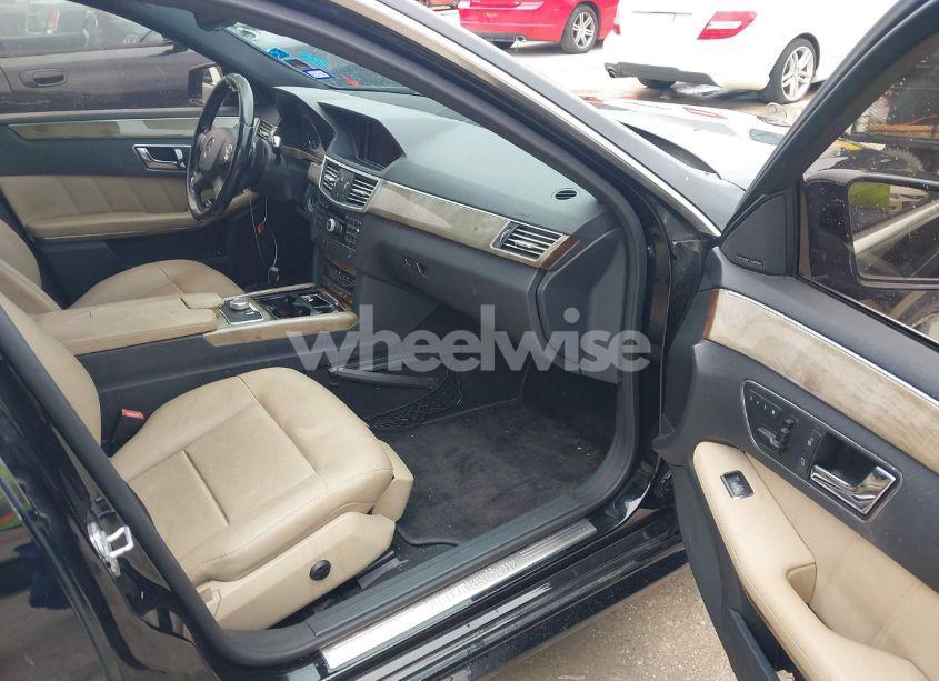 Photo 5 of 2010 Mercedes-benz E 350 (VIN WDDHF5GB1AA188552)