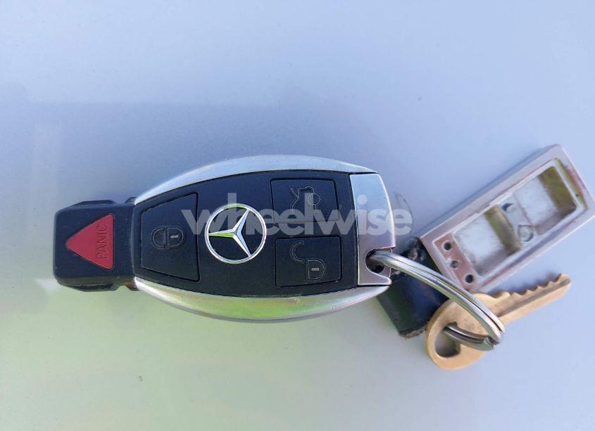 Photo 11 of 2010 Mercedes-benz E 350 (VIN WDDHF5GB3AA056229)