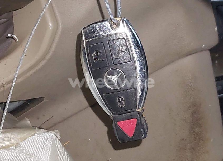 Photo 11 of 2010 Mercedes-benz E 350 (VIN WDDHF5GB5AA216174)