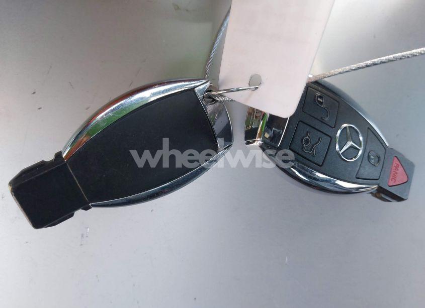 Photo 11 of 2010 Mercedes-benz E 350 (VIN WDDHF5GB6AA027842)