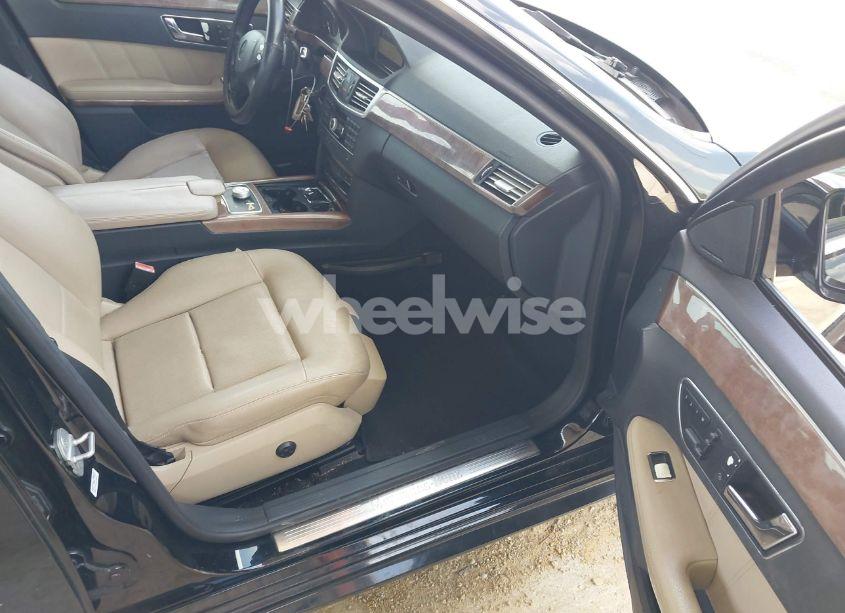 Photo 5 of 2011 Mercedes-benz E 350 (VIN WDDHF5GB7BA354171)