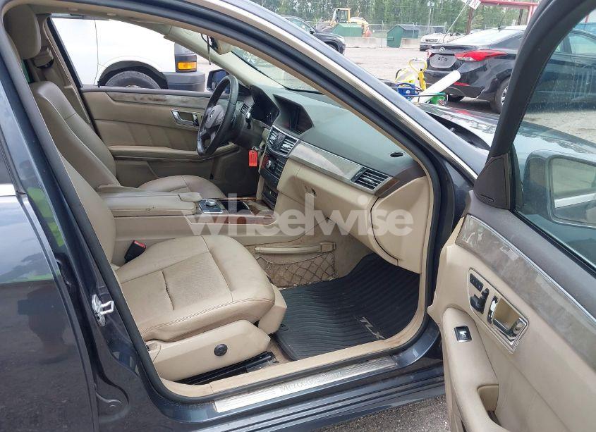 Photo 5 of 2010 Mercedes-benz E 350 (VIN WDDHF5GBXAA250627)