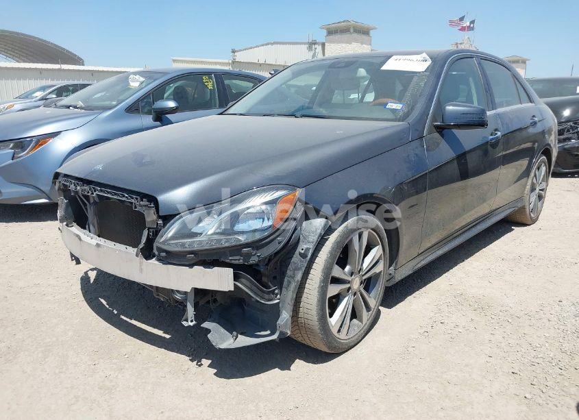 Photo 2 of 2014 Mercedes-benz E 350 (VIN WDDHF5KB0EA859397)