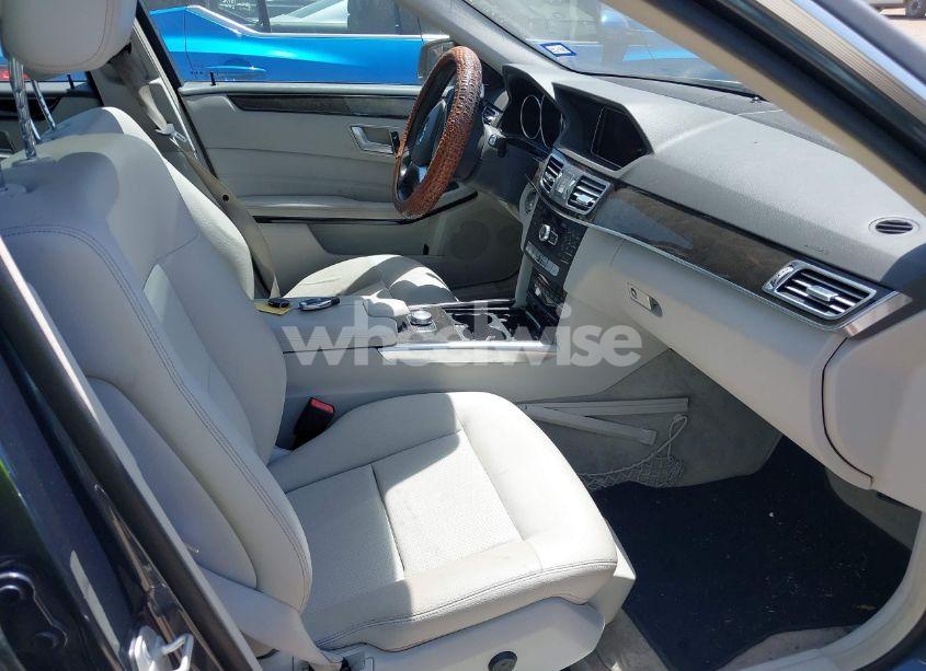 Photo 5 of 2014 Mercedes-benz E 350 (VIN WDDHF5KB0EA859397)