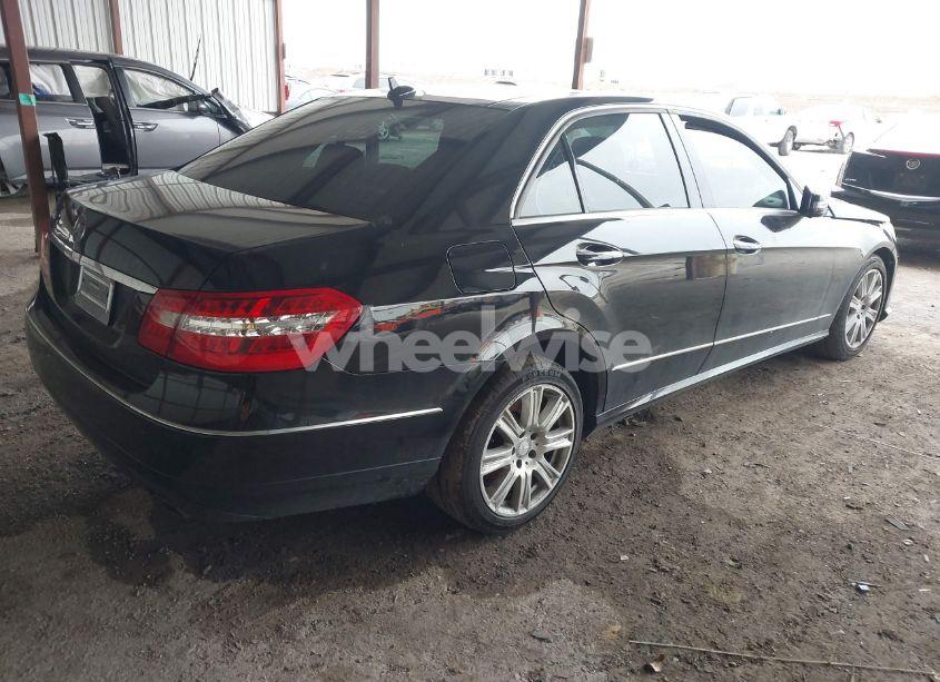 Photo 4 of 2013 Mercedes-benz E 350 (VIN WDDHF5KB1DA742801)