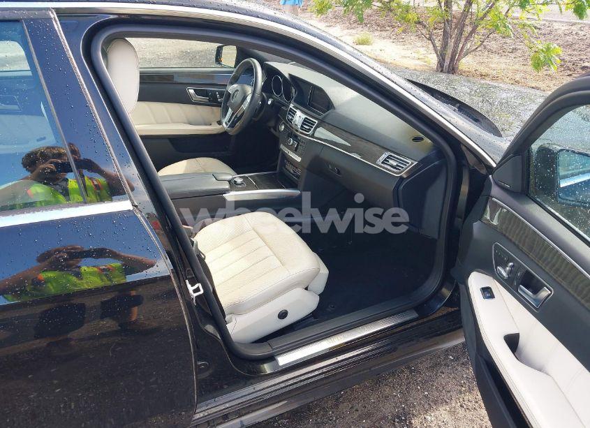 Photo 5 of 2014 Mercedes-benz E 350 (VIN WDDHF5KB1EB062800)