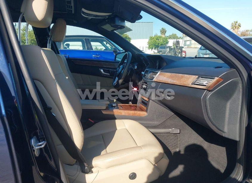 Photo 5 of 2013 Mercedes-benz E 350 (VIN WDDHF5KB2DA735663)