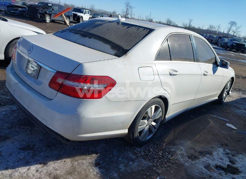 Photo 4 of 2013 Mercedes-benz E 350 (VIN WDDHF5KB2DA740006)