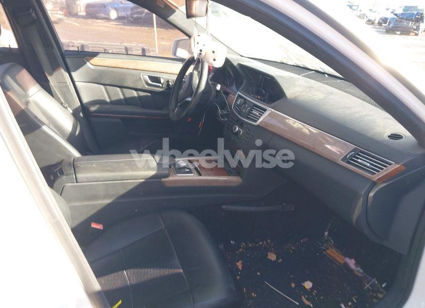 Photo 5 of 2013 Mercedes-benz E 350 (VIN WDDHF5KB2DA740006)