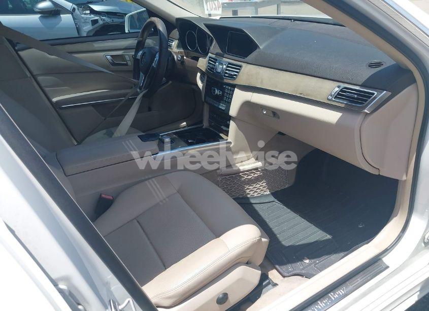 Photo 5 of 2014 Mercedes-benz E 350 (VIN WDDHF5KB2EA901598)