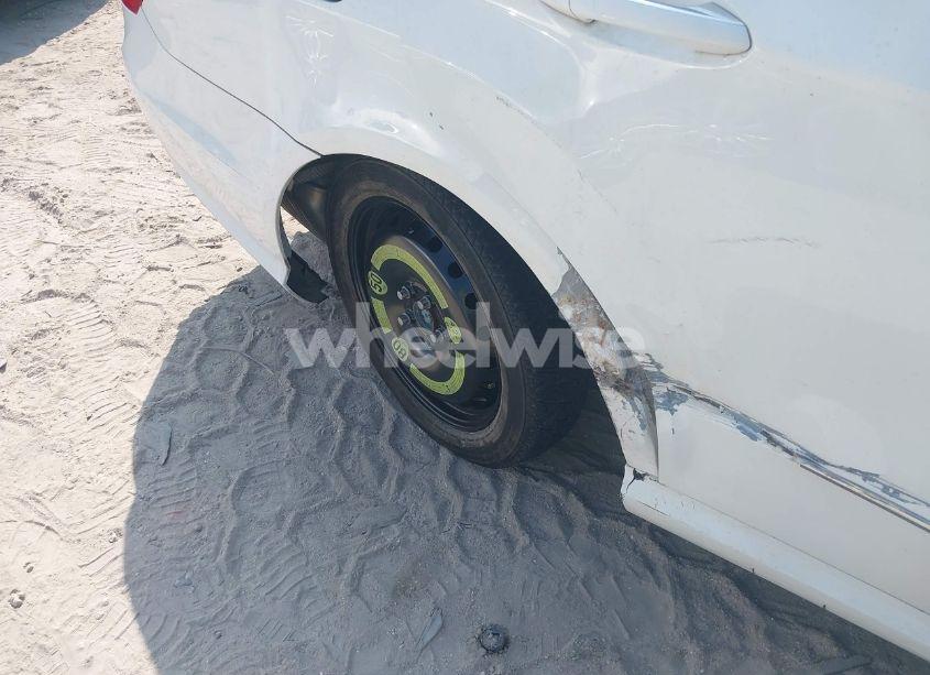 Photo 18 of 2013 Mercedes-benz E 350 (VIN WDDHF5KB3DA664800)