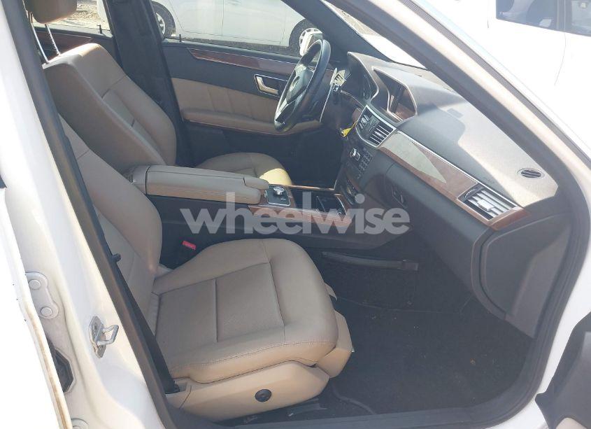 Photo 5 of 2013 Mercedes-benz E 350 (VIN WDDHF5KB3DA664800)