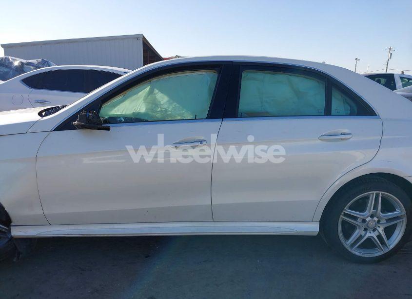 Photo 15 of 2014 Mercedes-benz E 350 (VIN WDDHF5KB4EA829688)