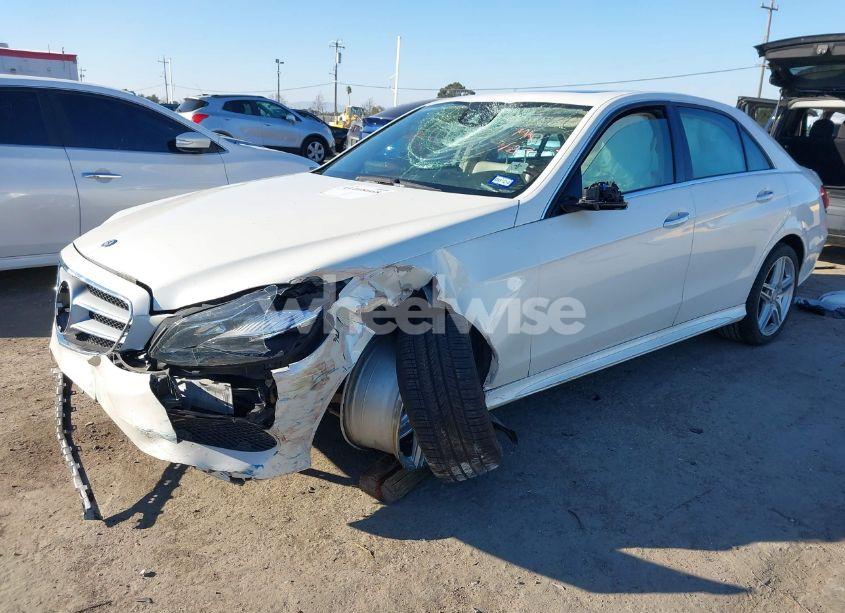 Photo 2 of 2014 Mercedes-benz E 350 (VIN WDDHF5KB4EA829688)