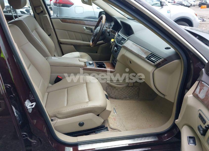 Photo 5 of 2013 Mercedes-benz E 350 (VIN WDDHF5KB7DA663228)