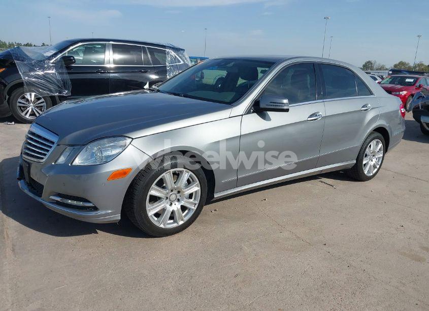 Photo 2 of 2013 Mercedes-benz E 350 (VIN WDDHF5KB7DA671961)