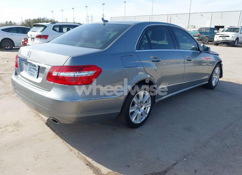 Photo 4 of 2013 Mercedes-benz E 350 (VIN WDDHF5KB7DA671961)