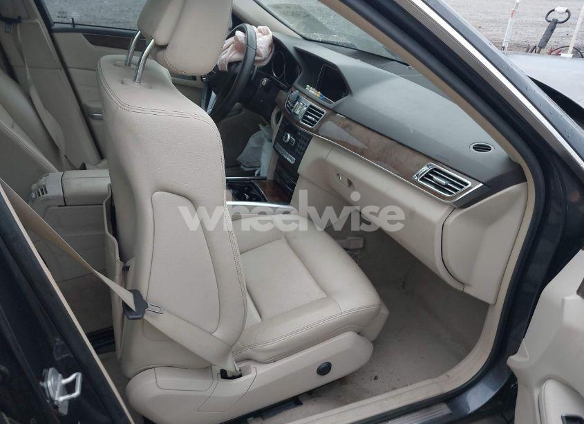Photo 5 of 2014 Mercedes-benz E 350 (VIN WDDHF5KB7EA779952)