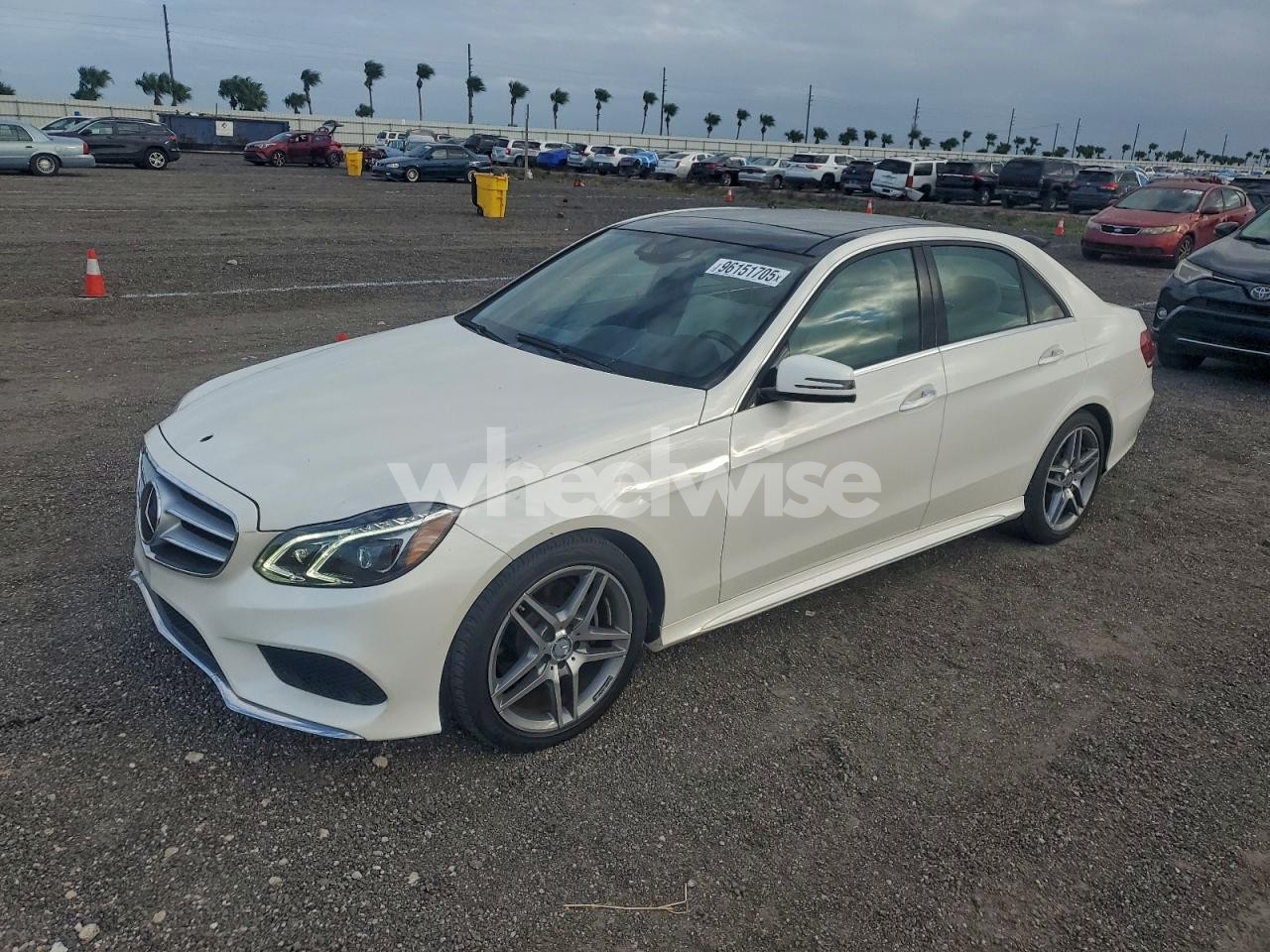 2014 MERCEDES-BENZ E 350 (VIN WDDHF5KB7EA922088) main photo