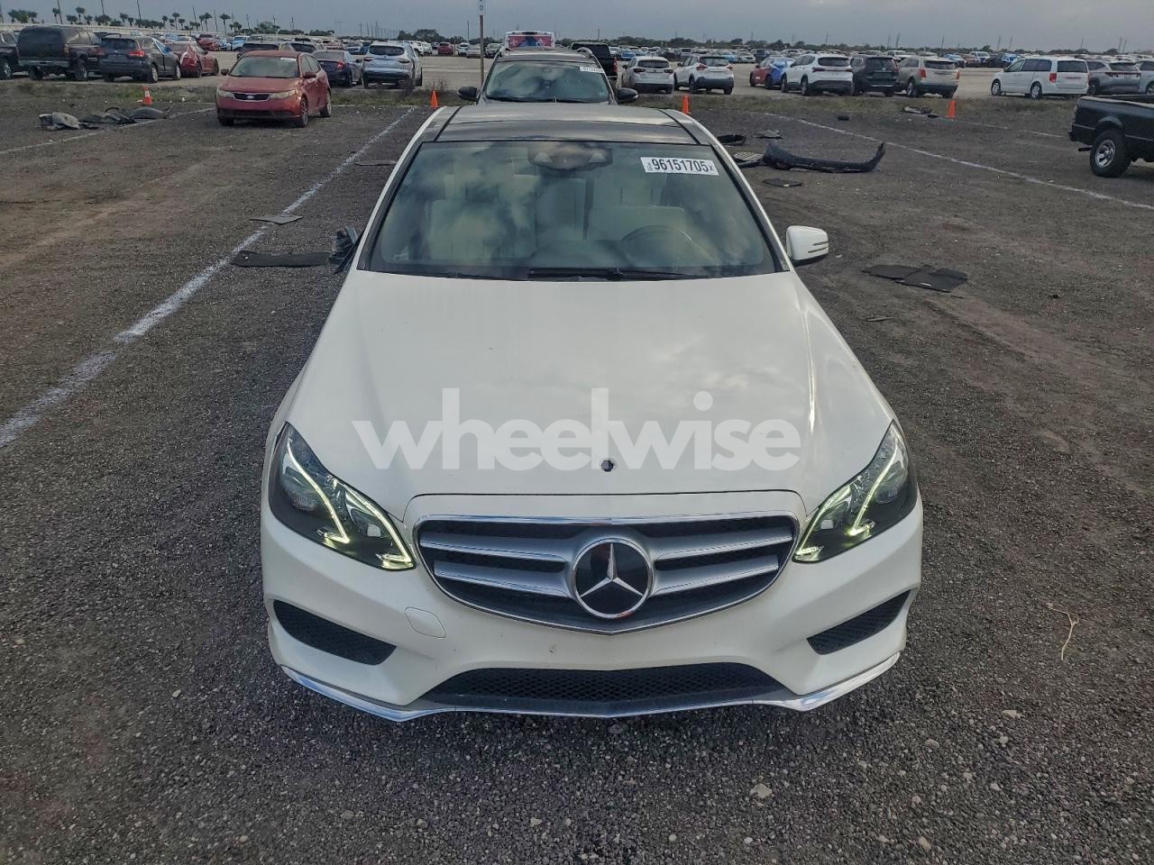 Photo 5 of 2014 MERCEDES-BENZ E 350 (VIN WDDHF5KB7EA922088)