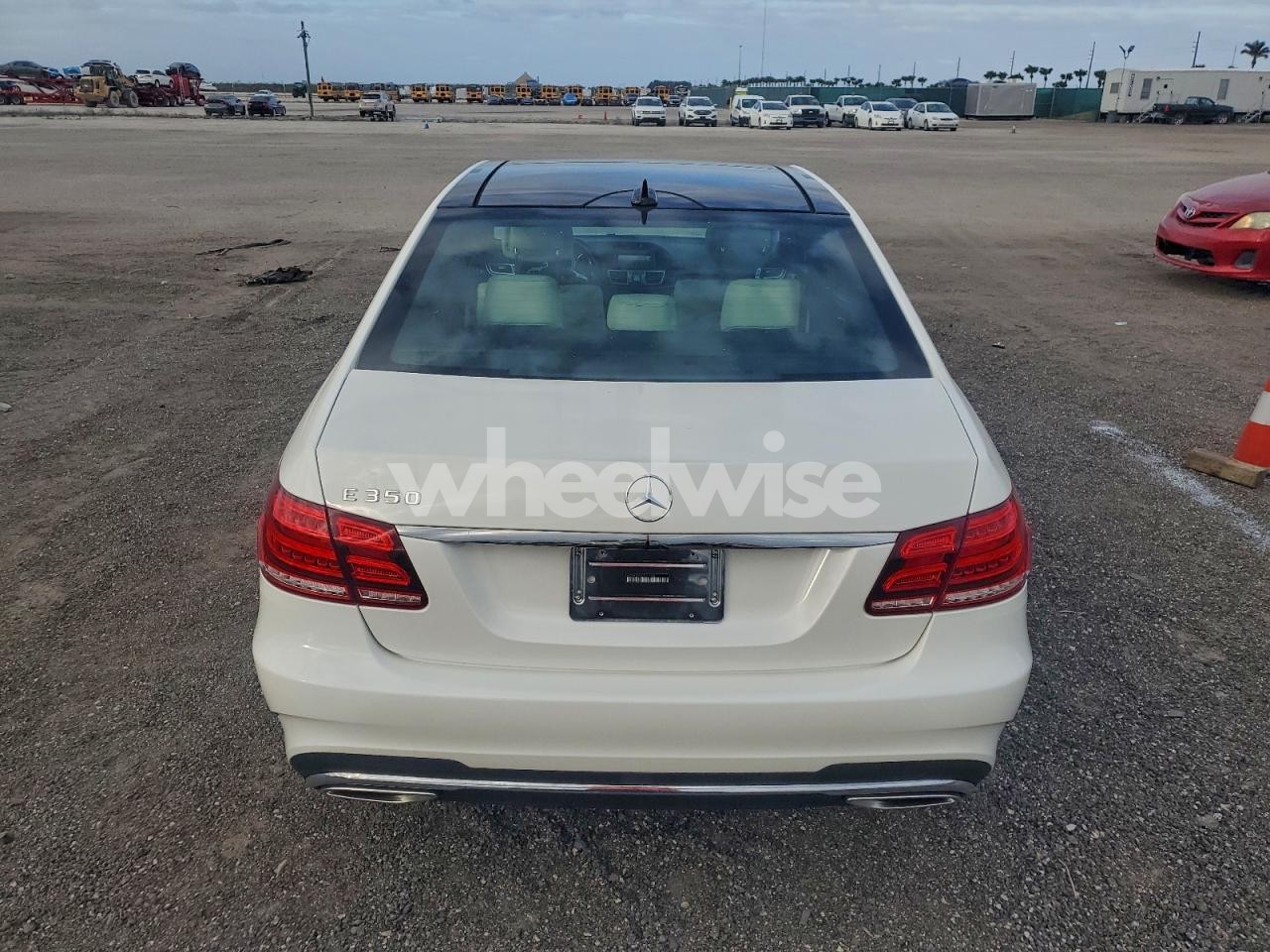 Photo 6 of 2014 MERCEDES-BENZ E 350 (VIN WDDHF5KB7EA922088)