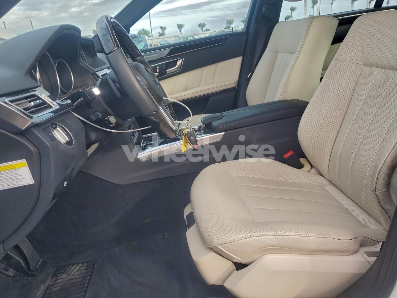 Photo 7 of 2014 MERCEDES-BENZ E 350 (VIN WDDHF5KB7EA922088)