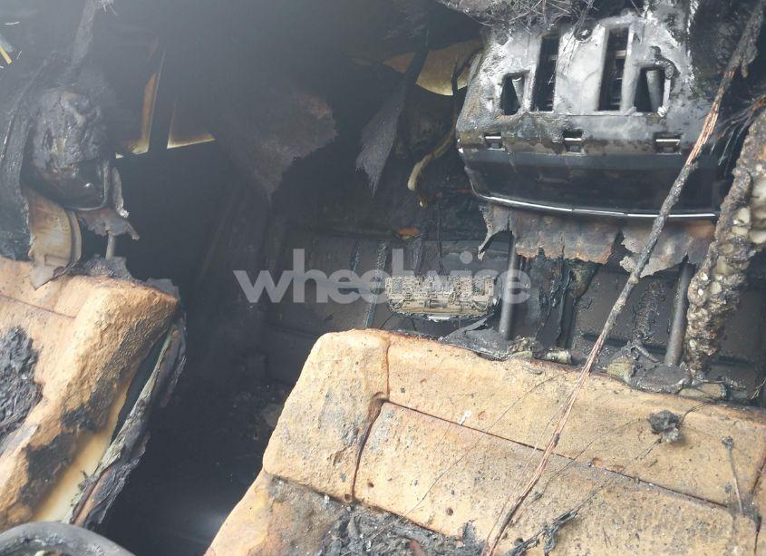 Photo 8 of 2014 Mercedes-benz E 350 (VIN WDDHF5KBXEA994970)