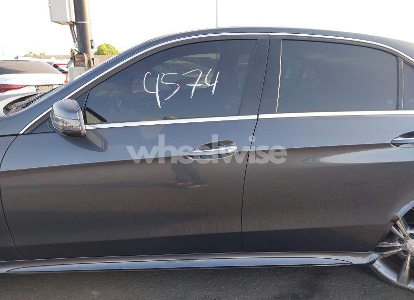 Photo 14 of 2014 Mercedes-benz E 350 (VIN WDDHF5KBXEB072371)