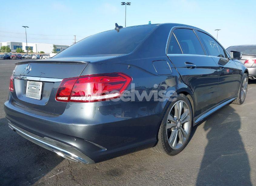 Photo 4 of 2014 Mercedes-benz E 350 (VIN WDDHF5KBXEB072371)