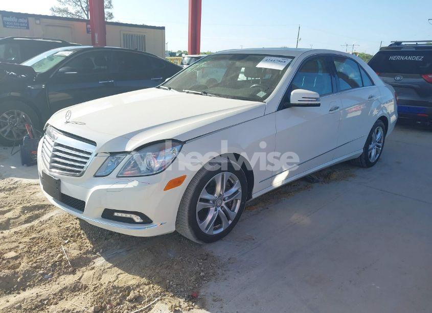 Photo 2 of 2010 Mercedes-benz E 550 (VIN WDDHF7CB2AA132816)