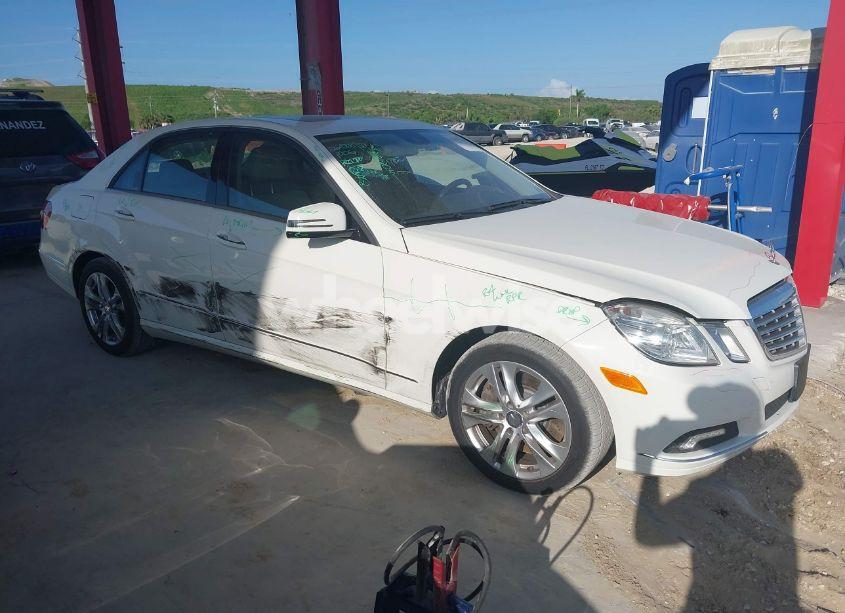 Photo 6 of 2010 Mercedes-benz E 550 (VIN WDDHF7CB2AA132816)