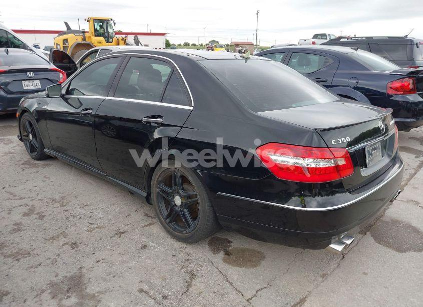 Photo 3 of 2011 Mercedes-benz E 550 (VIN WDDHF7CB2BA470136)