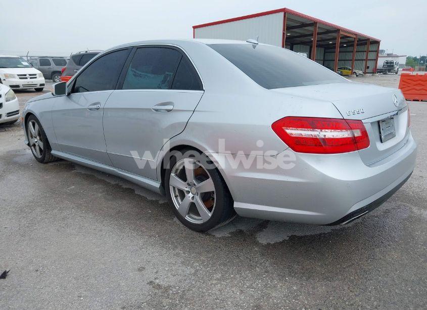 Photo 3 of 2010 Mercedes-benz E 550 (VIN WDDHF7CB9AA018134)