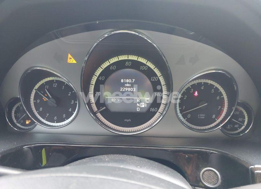 Photo 7 of 2010 Mercedes-benz E 550 (VIN WDDHF7CB9AA018134)